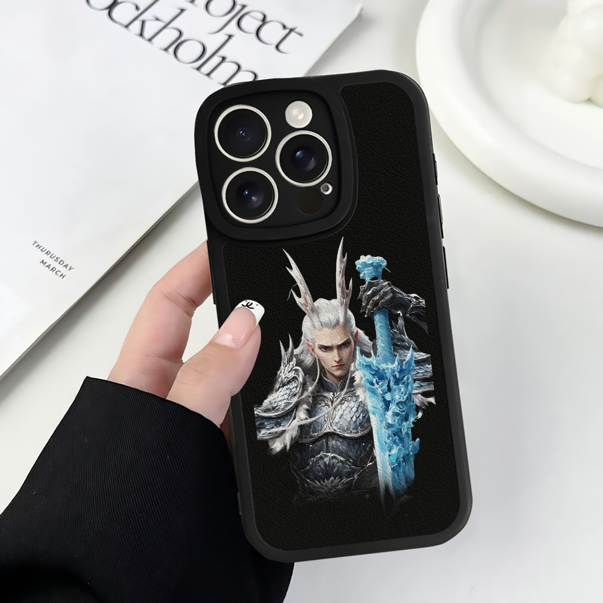 （画像用） Ne Zha 2 ナタ 魔童の大暴れ 【iPhone 16シリーズ対応】シリコンスマホケース（レザー調） 材質：シリコン